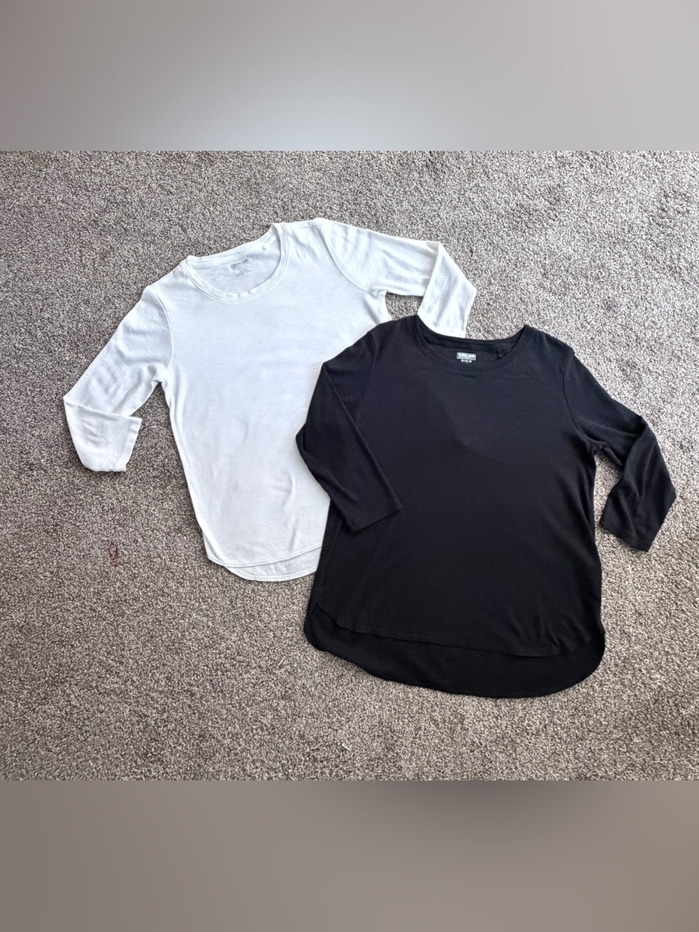 Kirkland Signature Women’s Cotton Slub 3/4 Sleeve Tees M Black White 2 Pack